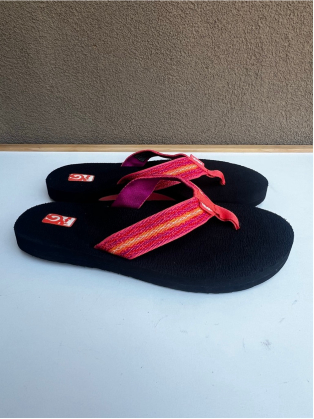 Teva Mush II Womens Size 9 Flip Flop Sandals Pink Orange Aztec Slip On NEW